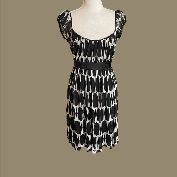 Speechless black white geometric print dress round neck size large cap sleeves - Picture 3 of 13